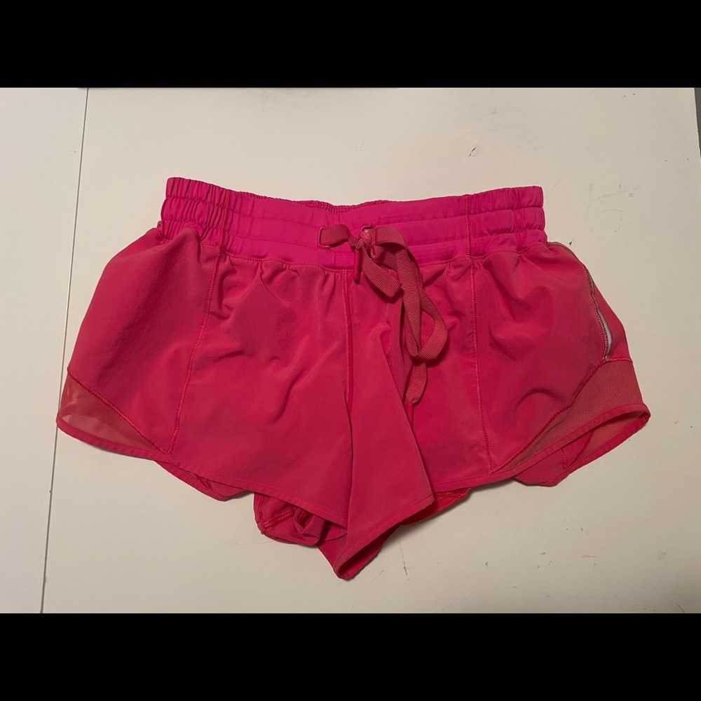 Lululemon size 6 hotty hot short 2.5” inseam